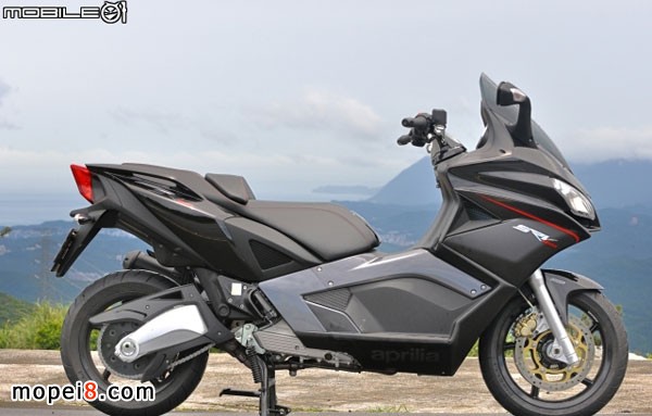 Śٿ_(d)Aprilia SRV850Ħ܇